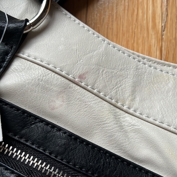 Cream and Black Handbag - Picture 7 of 8